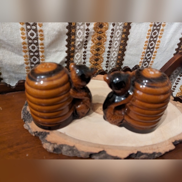 HOST PICK Honey Bears and Beehives Salt & Pepper Shakers Beehive Redware Pottery - Picture 8 of 8